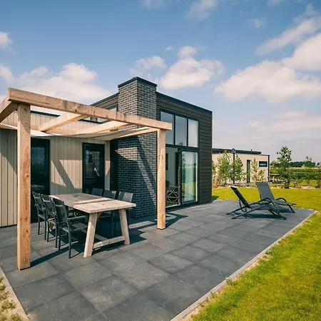 Holiday home Modern, Sustainably Built Between 2 Nature Reserves *