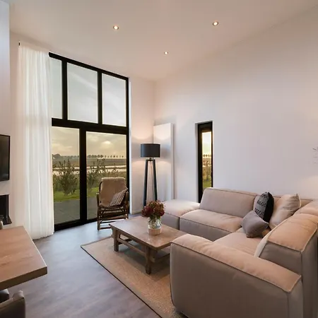 Holiday home Modern, Sustainably Built Between 2 Nature Reserves