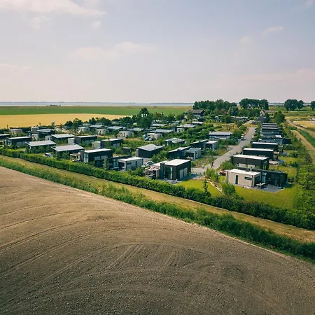 Modern, Sustainably Built Between 2 Nature Reserves * Herkingen